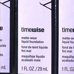 Mary Kay Cosmetics 
Liquid Foundation